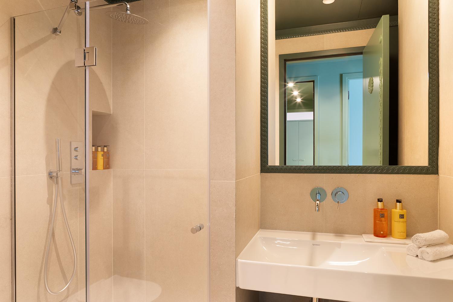 Paris Home Collection Serviced Apartments In Opera - Rue Saint-Lazare ภายนอก รูปภาพ